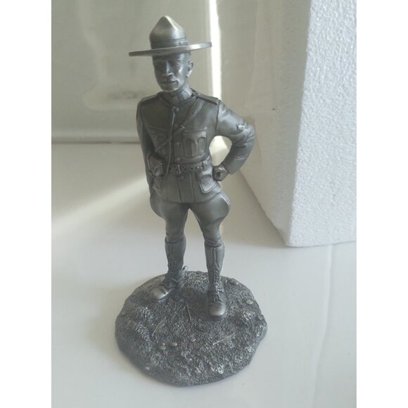Franklin Mint People of Canada Pewter Figurine The  Mountie Original Box 1977 - Picture 7 of 13